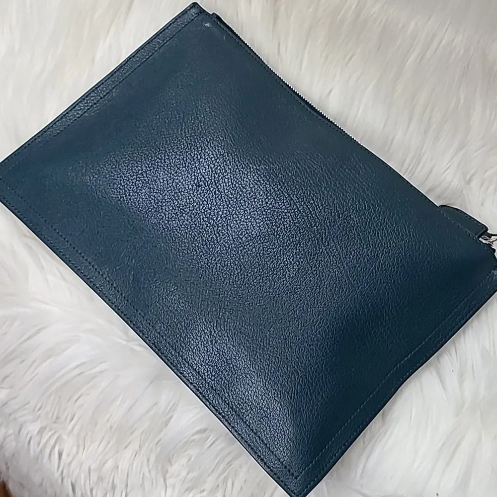 Givenchy small 😍